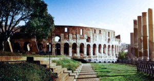Image shows Italian Colosseum - certifiation of competence in Italian exam at ILC